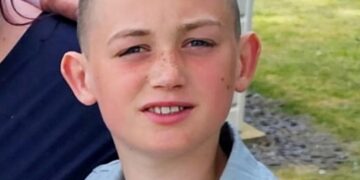 Artsen noemden het groeipijn – nu vecht Harrison (13) voor zijn leven tegen agressieve kanker