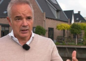 Alex van Keulen met spoed opgenomen in ziekenhuis