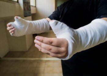 Waarom sommige mensen nooit iets breken… en de echte reden verrast iedereen