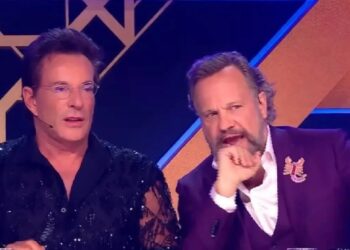 Speculaties laaien op bij The Masked Singer en zeggen allemaal hetzelfde: ”ZIJ zit in dit pak”