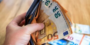 Stijging modaal inkomen is definitief: dit verandert er voor jouw portemonnee