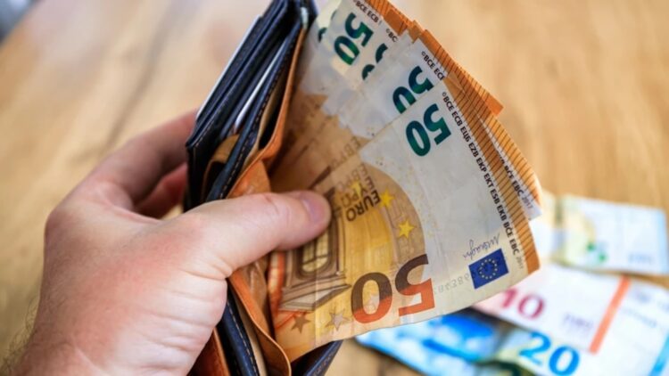 Stijging modaal inkomen is definitief: dit verandert er voor jouw portemonnee
