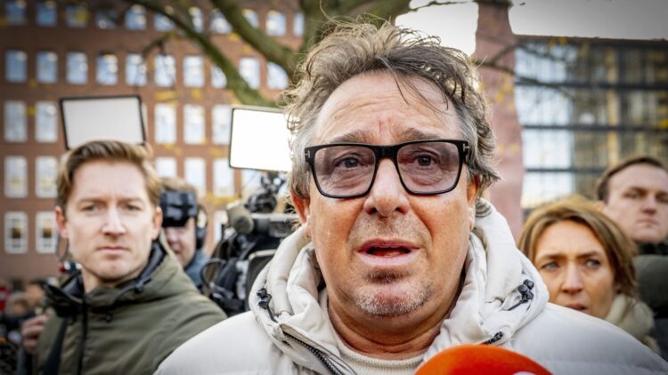 Marco Borsato verlaat rechtbank zichtbaar geëmotioneerd na vrijspraak