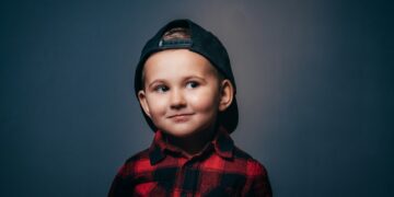 Deze korte en zeer moderne jongensnaam stijgt in populariteit, maar is eigenlijk toch heel sneu…