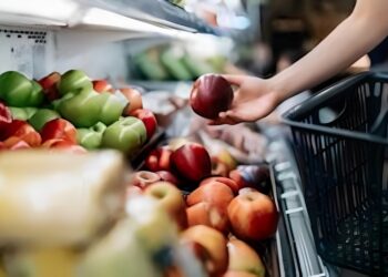 Nieuw onderzoek slaat alarm: gevaarlijke PFAS-variant duikt massaal op in je dagelijkse eten