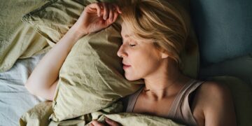 Experts waarschuwen voor de ernstige gevolgen van een verkeerde slaaphouding