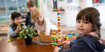 Goed nieuws voor ouders: kinderopvang wordt in 2026 opnieuw goedkoper