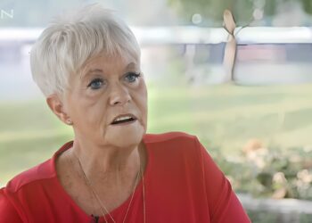 Charlotte was 11 minuten dood en ‘zag de hel’ — nu deelt ze de ‘onverdraaglijke’ verschrikkingen