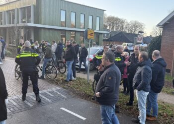Totale gekte: Politie grijpt in bij rouwactie rond wolf, XR maakt het te bont