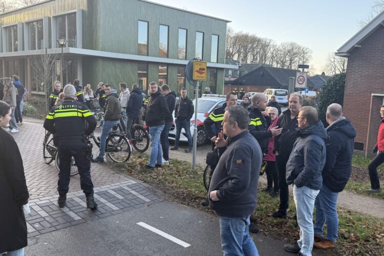 Totale gekte: Politie grijpt in bij rouwactie rond wolf, XR maakt het te bont