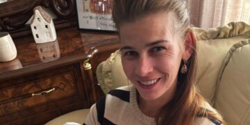 Beelden: Ex-vrouw van Michael van Gerwen deelt prachtig babynieuws en onthult naam