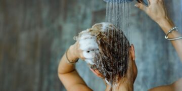 Arts onthult de vieste plek van je lichaam die vrijwel iedereen overslaat onder de douche