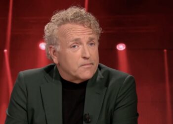 Gordon spaart niemand en haalt genadeloos uit naar iedereen bij The Voice in spijkerhard bericht