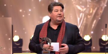 Martijn Krabbé deelt foto van welverdiende vakantie met zijn Deborah