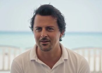 Denise krijgt pijnlijke genadeklap: ‘Baby voor Mike en Veerle’