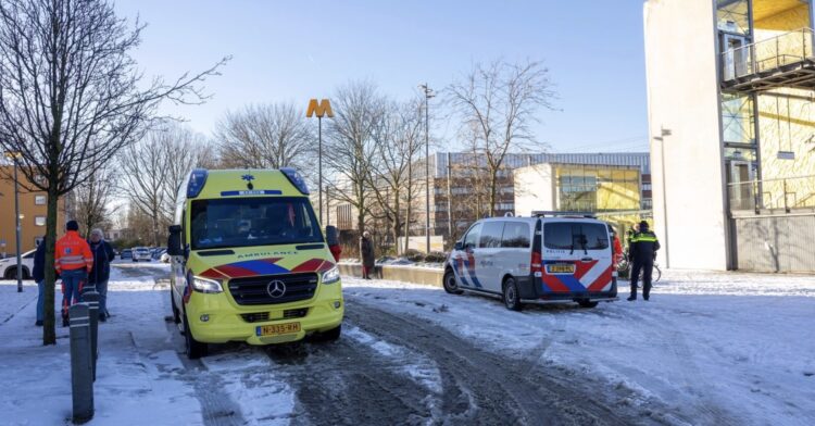 Sneeuwballenincident loopt fataal af: 60-jarige man overleden, twee tieners aangehouden
