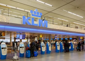 Pas na dagen chaos spreekt KLM-topvrouw Rintel zich uit over Schiphol en de sneeuwellende