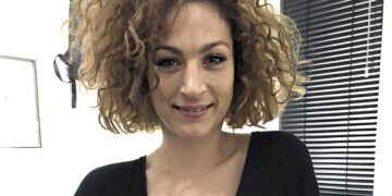 Drama: ‘Eva van de Wijdeven zwerft dakloos rond in de buurt van Apeldoorn, kindje zit bij vader’