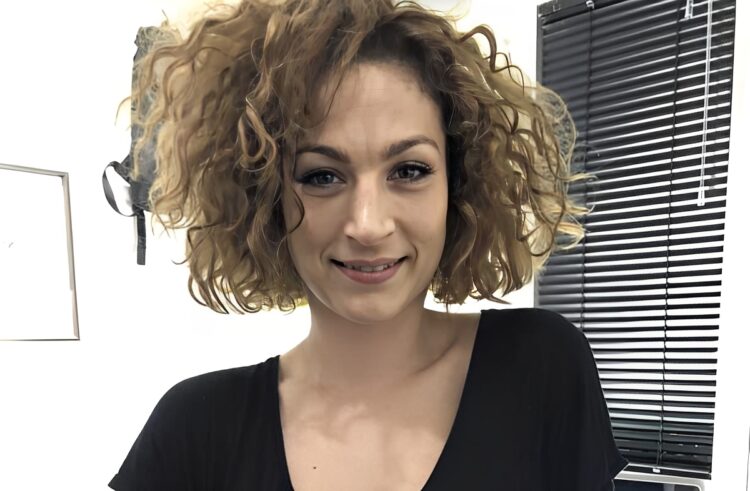 Drama: ‘Eva van de Wijdeven zwerft dakloos rond in de buurt van Apeldoorn, kindje zit bij vader’