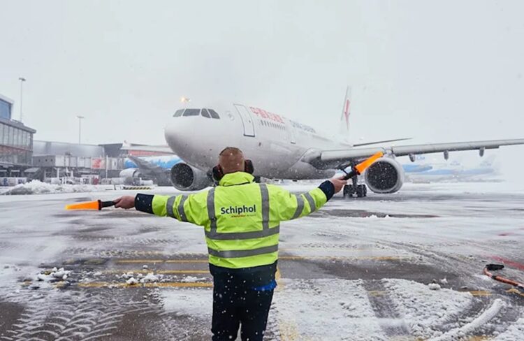 Grote onrust op Schiphol: race tegen de klok van start