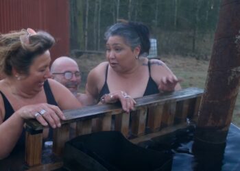 Robin zorgt voor opschudding in Winter Vol Liefde met zelfgebouwde hottub