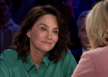 Volgers maken zich zorgen om weduwe Rob de Nijs: ‘Wat is er met haar gezicht’