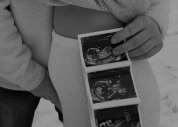 Geweldig babynieuws voor dit prachtige B&B Vol Liefde stel