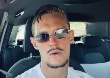 Problemen rond Ferry Doedens nemen toe: ‘Het heeft hem in de macht’