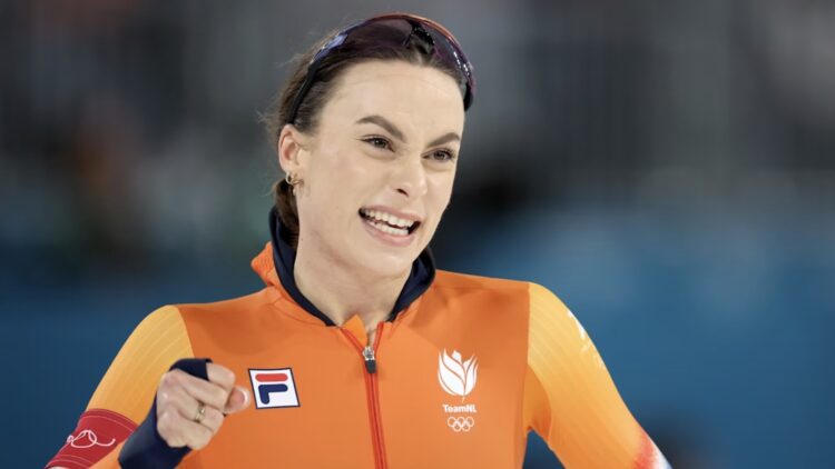 Historisch moment! Femke Kok snelt naar goud, Leerdam grijpt zilver