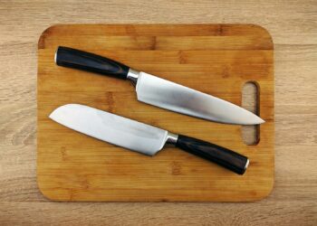 Het gat in een snijplank zit er dus niet om de reden dat je denkt…