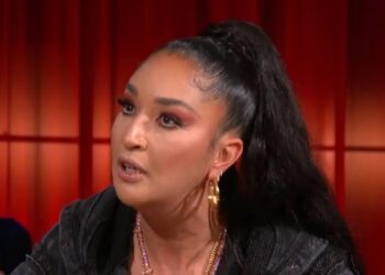 Soundos verliest haar geduld en ontspoort volledig op live tv