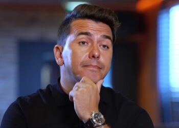 Binnenkijken: zo leeft Jan Smit nu zonder Liza – en het ziet er pijnlijk leeg uit