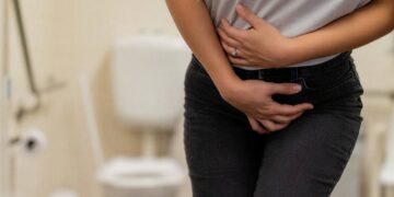 Uroloog onthult: Het aantal keer dat je per dag plast kan een waarschuwing zijn