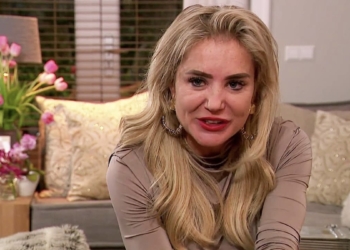 Sonja Bakker (51) weer gelukkig in de liefde? ‘Jongere geliefde’