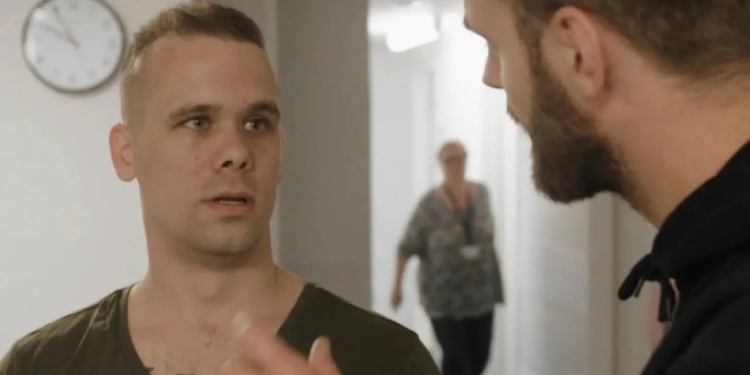Zoon Aaron ontvangt aangrijpende brief van overleden Alex uit Over Mijn Lijk