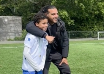 ZIEN: Jongetje confronteert met Ali B en gaat viral: ‘Hoor jij niet in de gevangenis?’