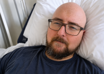 Man denkt buikgriep te hebben, maar ontdekt maanden later de schokkende waarheid