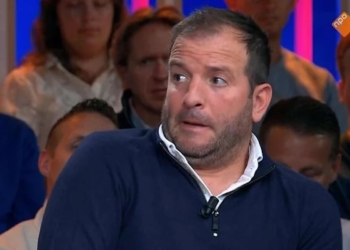 Dat was vast niet het afscheid dat de NOS in gedachte had: ‘Knalbezopen‘