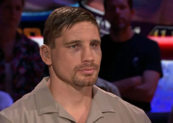 Rico Verhoeven doorbreekt stilte over opvallende woorden van de scheidsrechter