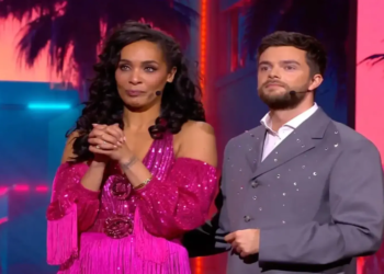 Dyantha Brooks houdt het niet droog tijdens aangrijpend moment in Stars on Stage