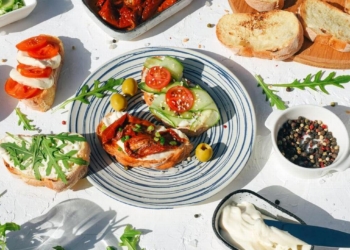 Experts geven antwoord: helpt 2 keer per dag eten écht bij afvallen?