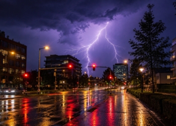 Nederland maakt zich op voor zwaar onweer: code oranje afgegeven voor deze vier provincies