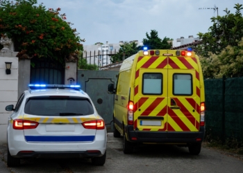 Hartverscheurend drama: broertjes (4 en 2) overleden na uren in bloedhete auto