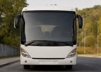Drama tijdens schoolreis: leerling overleden na heftig ongeluk met schoolbus