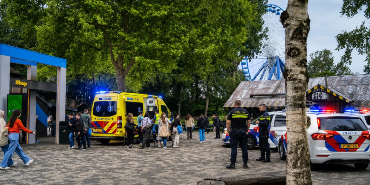 Heftig: Massale politie en ambulance inzet bij Walibi Holland