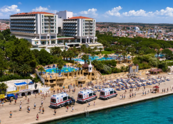 Drama tijdens droomvakantie Turkije: honderden vakantiegangers naar het ziekenhuis