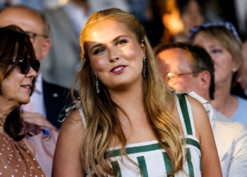 Opvallend detail bij Amalia: litteken na val van paard voor het eerst te zien