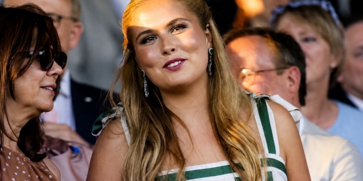 Opvallend detail bij Amalia: litteken na val van paard voor het eerst te zien