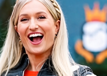 Britt Dekker kan haar geluk niet op en deelt prachtig nieuws: ‘Een nieuw hoofdstuk…’
