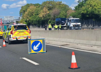 Drama op snelweg: meisje meerdere keren aangereden door passerende auto’s